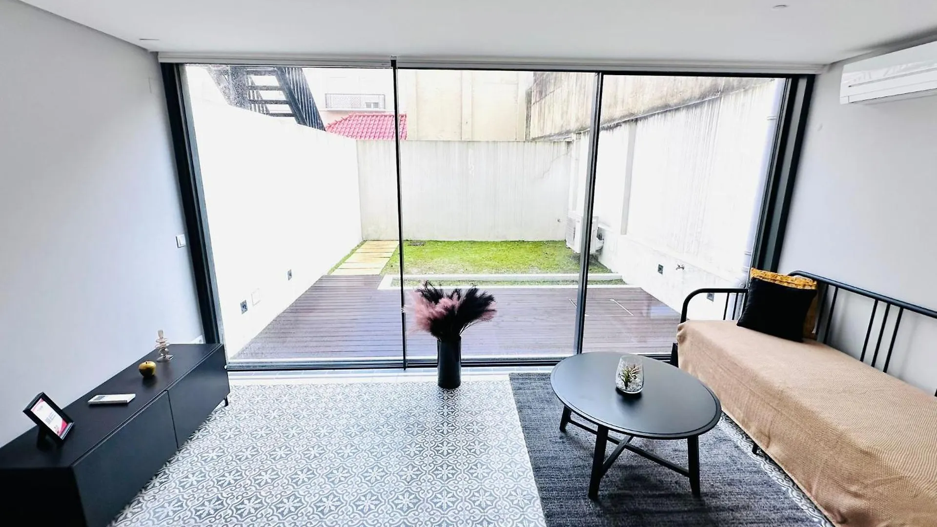The Eca De Queiroz House - No Cv D - Central One-Bedroom Apartment elérhetőségei